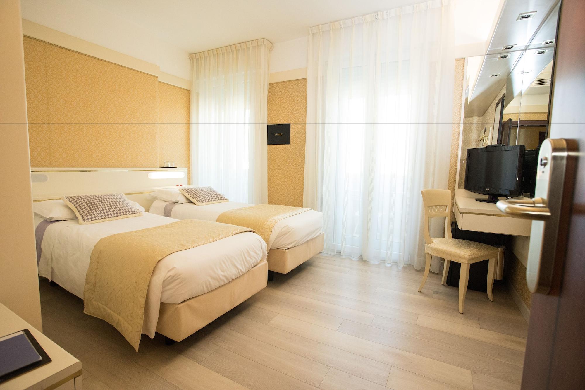 Hotel Bristol 索托马里纳 外观 照片